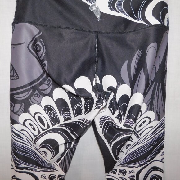 NoMiNou Womens M Black White Gray Indigenous Native Full Length Leggings - Picture 8 of 9